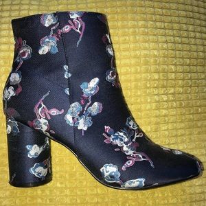 Urban outfitters high heel boots